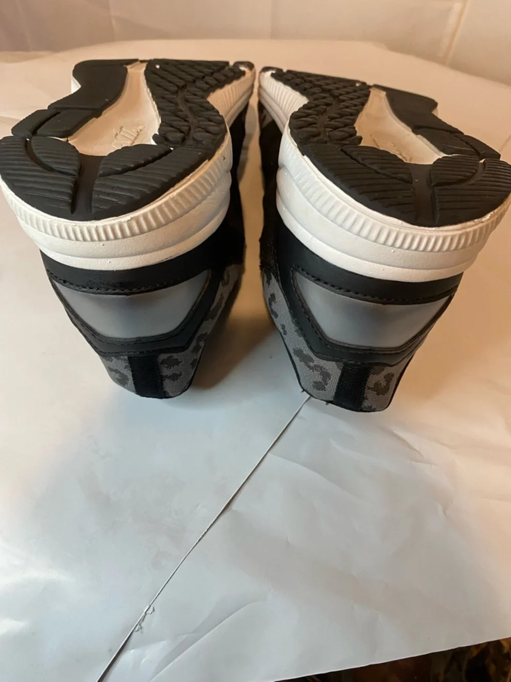 Women’s Avia Gray and Black Leopard Print Sneakers Size 10